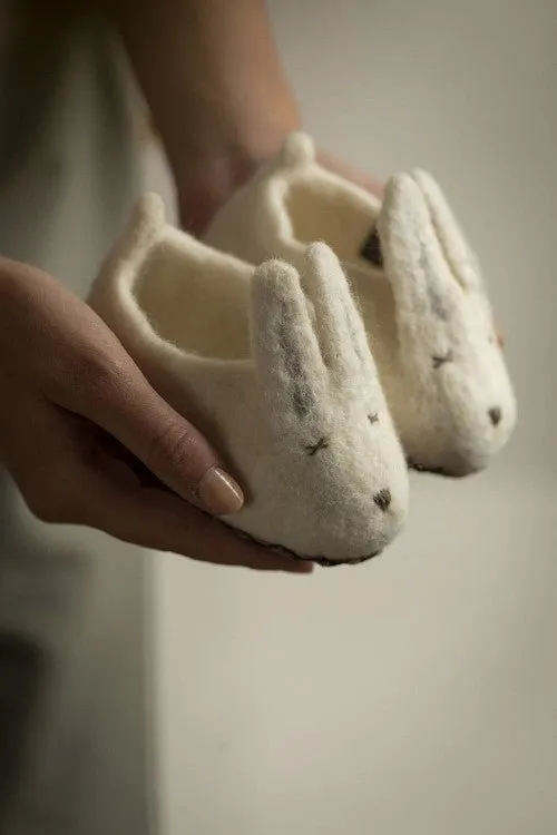 Bunny Slippers by Muskhane