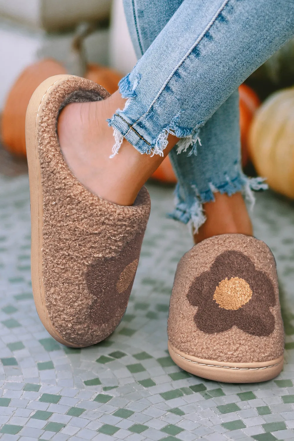 Camel Fuzzy 60s Flower Pattern Home Slippers