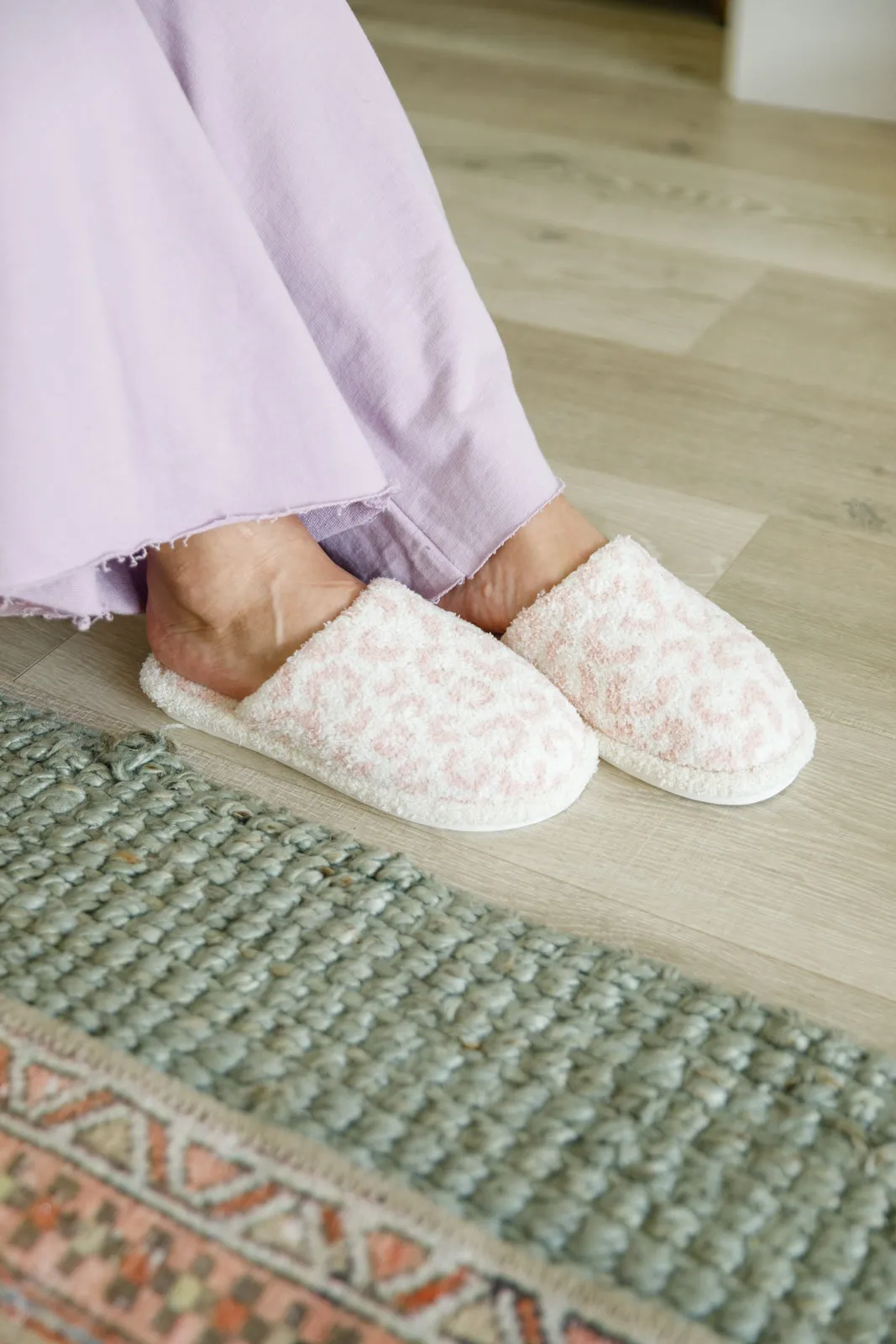 Fuzziest Feet Animal Print Slippers In Pink